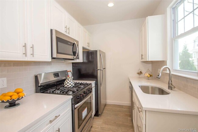 Building Photo - 8 Northridge St