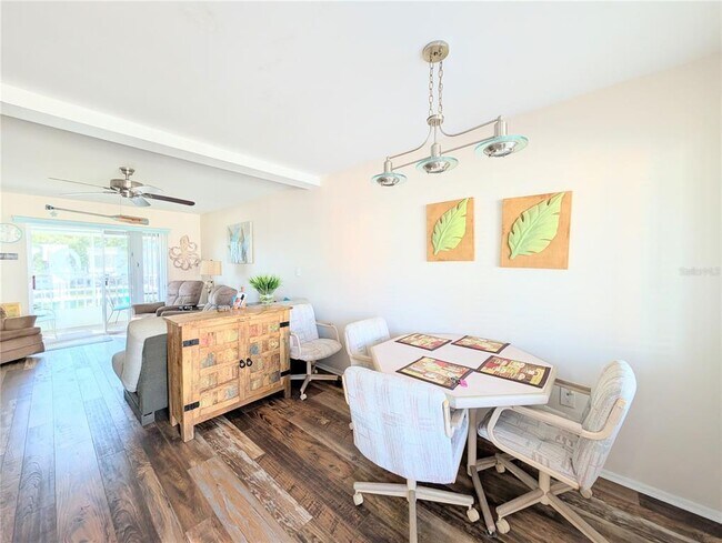 Building Photo - 2328 Canal Dr