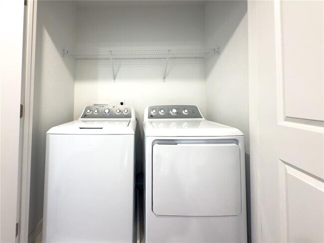 Building Photo - 5060 Spangle Dr