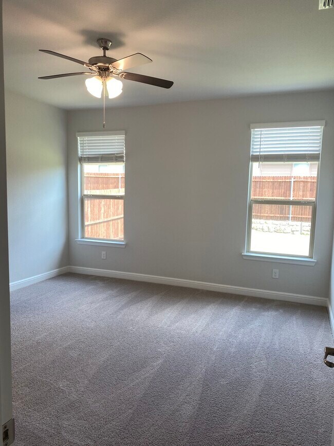 Master Bedroom - 1021 Gillespie Dr