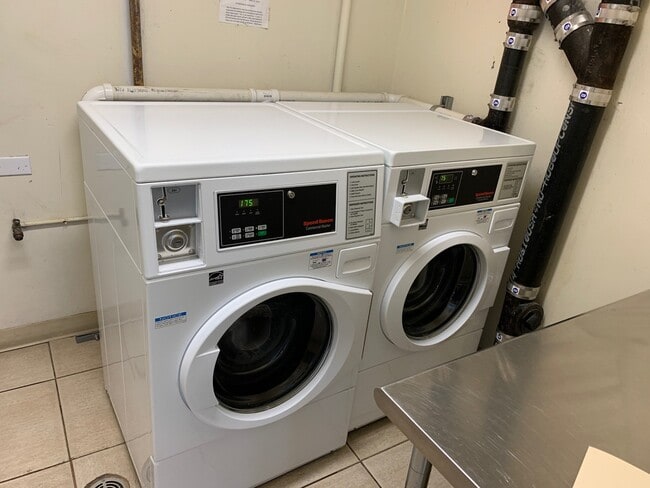 Building Photo - Kapiolani Terrace #706- Super convenient location!!! with ASSIGNED PARKING STALL!!