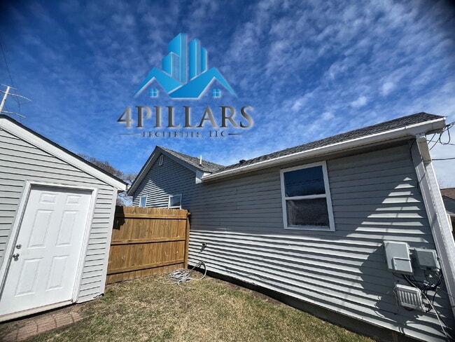 Building Photo - 2612 Vine Ct
