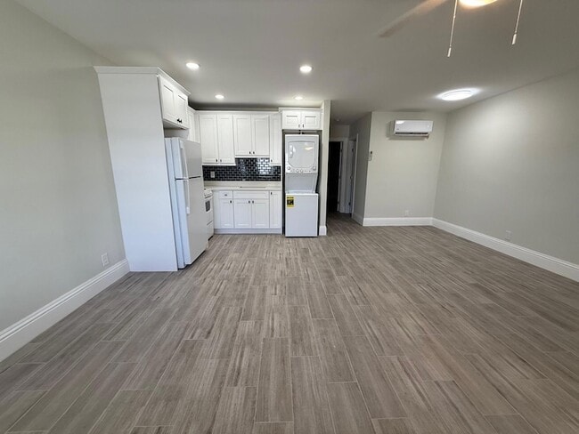 Building Photo - 248 Wenonah Pl