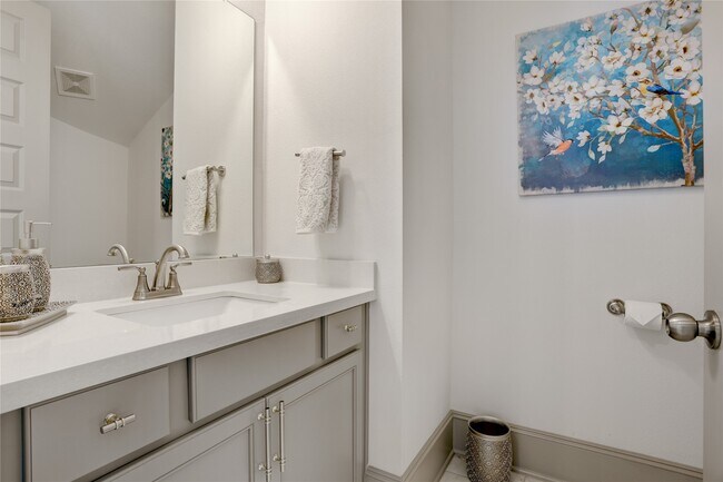 Building Photo - 1922 Pleasant Grove Dr