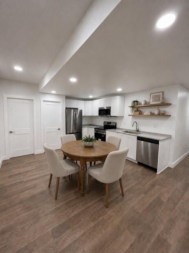 Building Photo - 3625 E Bluebell Dr