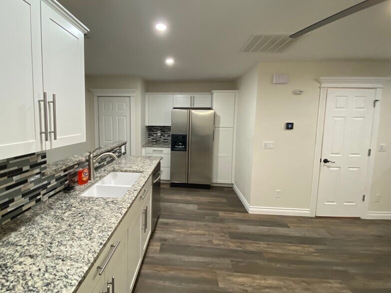 Building Photo - 10684 Belle Creek Blvd