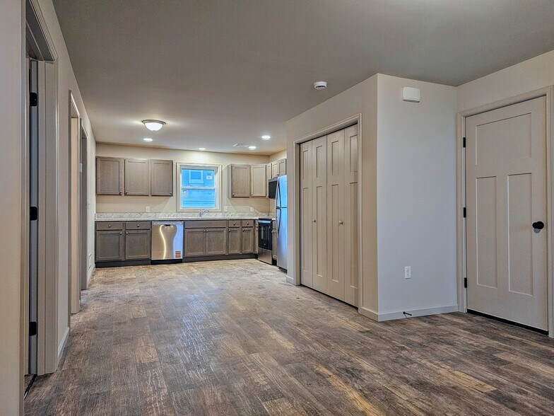 Building Photo - 2626 Creek Hill Rd