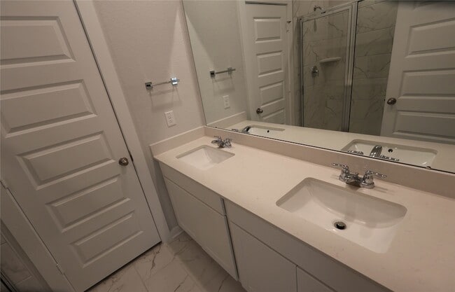 Building Photo - 8587 Blueberry Ash St