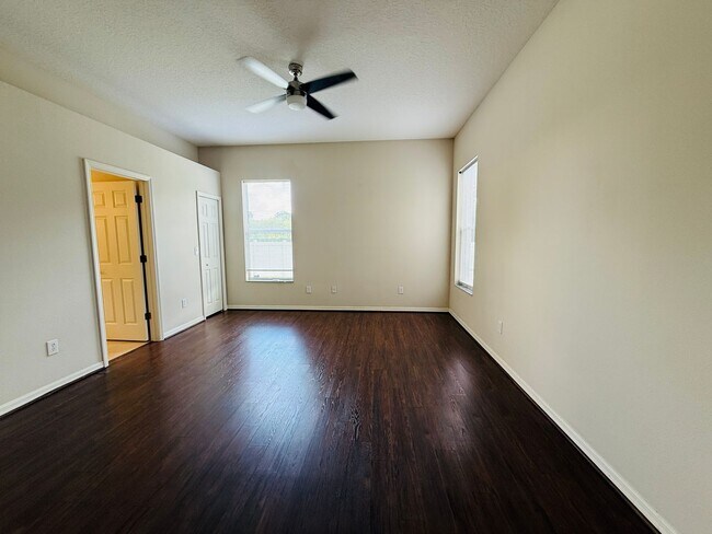 Building Photo - 5534 Turtle Crossing Loop