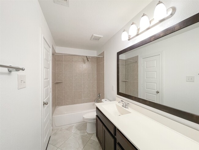 Building Photo - 18126 Golden Falls Ln