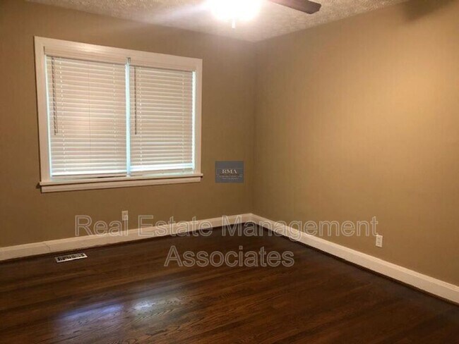 Building Photo - 17025 Wildwood Rd
