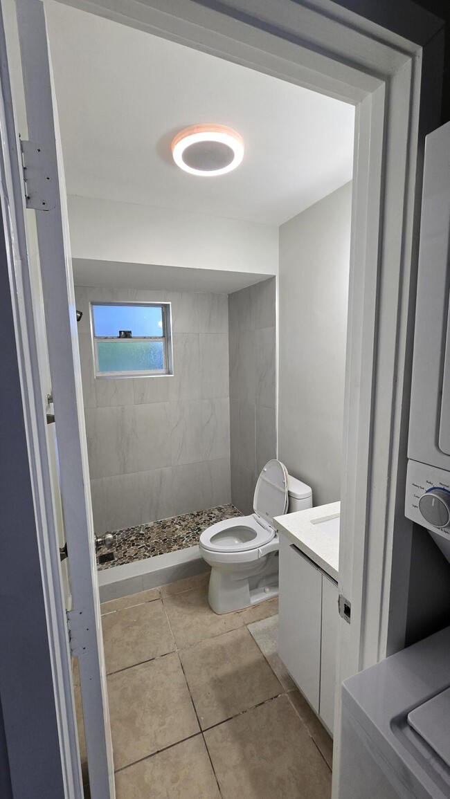 Building Photo - 1310 N 16th St