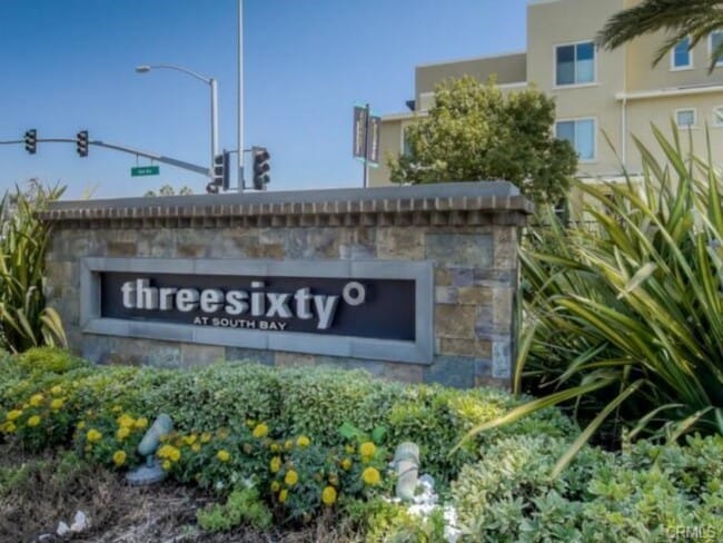 Building Photo - 5565 Ocean