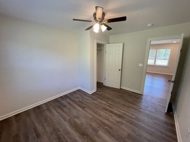 Building Photo - Completely remodeled 3/2 House- $2,150