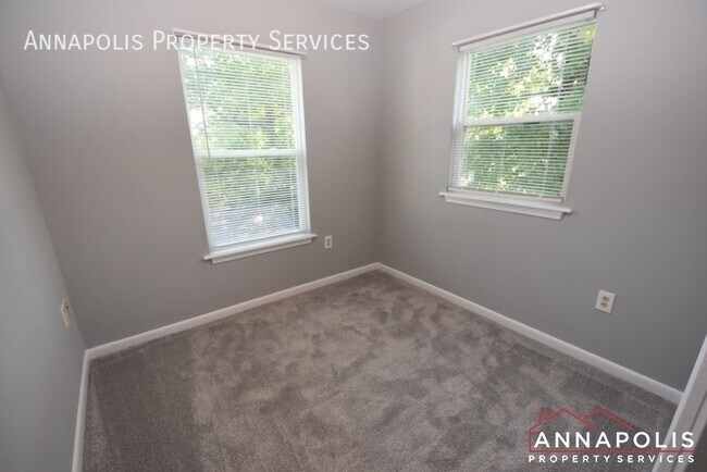 Building Photo - 1605 Rockhold Rd