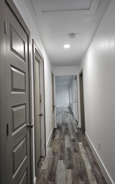 Building Photo - 1600 Orange Ave