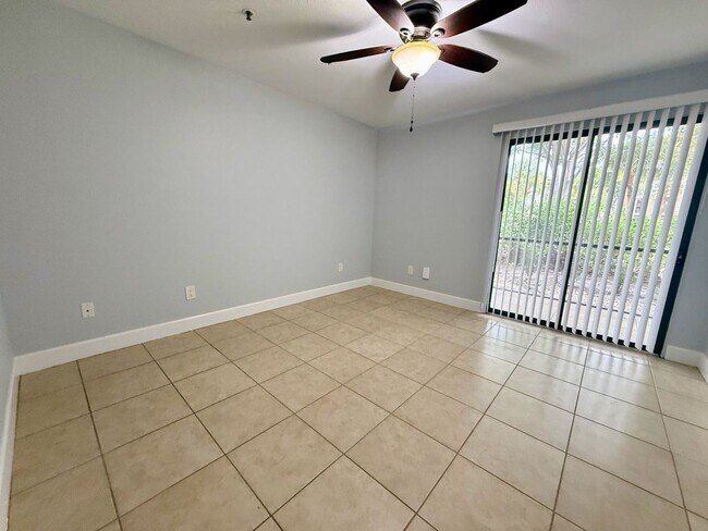 Building Photo - One bedroom one bathroom condo in Palmer Ranch