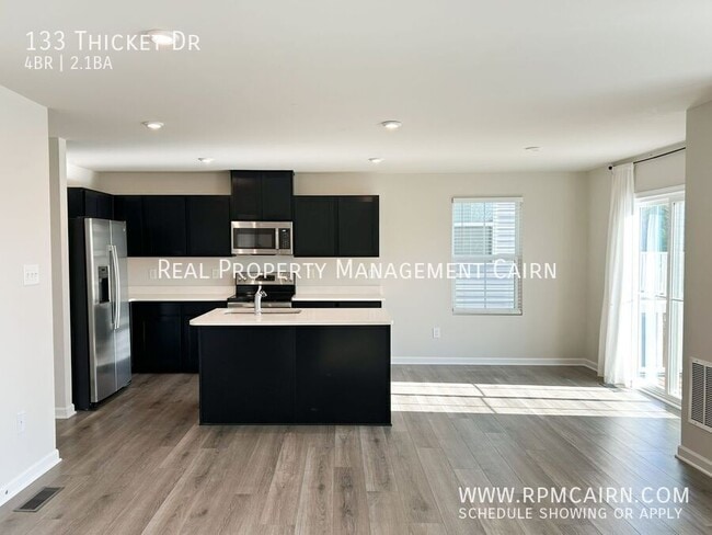 Building Photo - 133 Thicket Dr