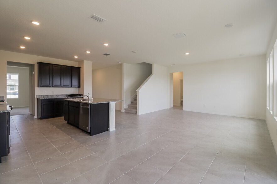 Building Photo - 10832 Charlotte Dr.