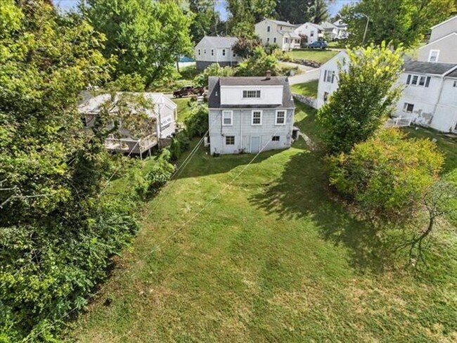 Building Photo - Radford, 3 BR / 2 BA, Available NOW