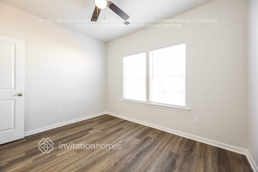 Building Photo - 242 Green Pasture Rd