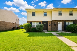 Building Photo - 10933 Birchridge Dr