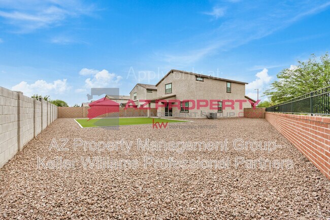 Building Photo - 14031 W Pershing St