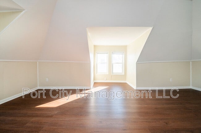 Building Photo - 5327 Wesley Ave