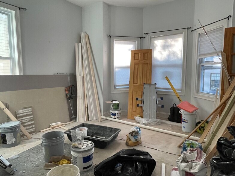 Building Photo - 146 Columbia St