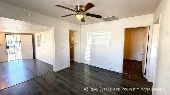 Building Photo - 5547 W Gardenia Ave