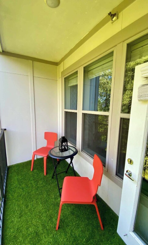 Building Photo - 2470 Cheshire Bridge Rd NE