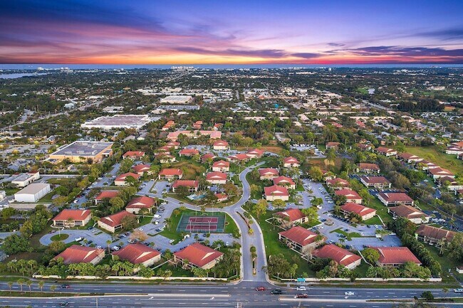 Building Photo - 6532 Chasewood Dr