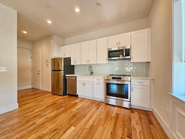 Building Photo - 145 Main St