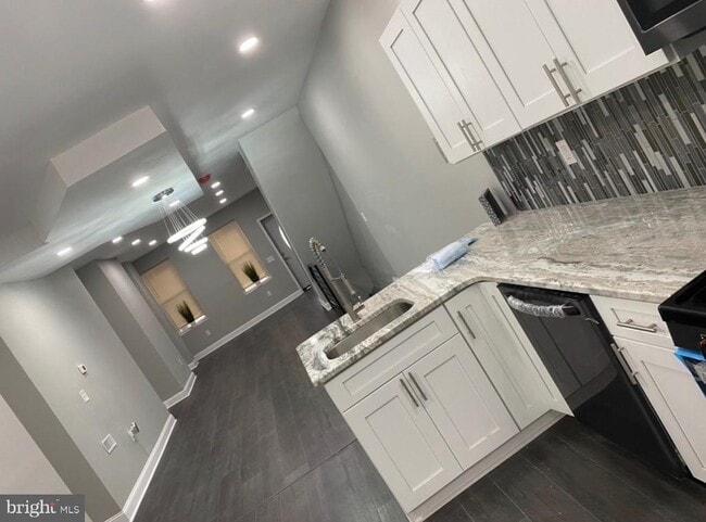 Building Photo - 3040 W Berks St