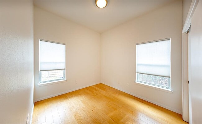 Building Photo - 3803 Byron Dr