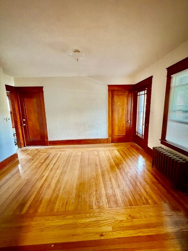 Building Photo - 161 Hampden St