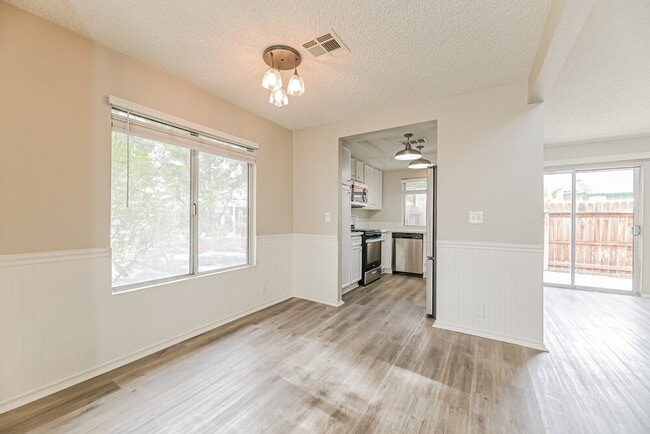 Building Photo - 763 Heritage Vista Ave