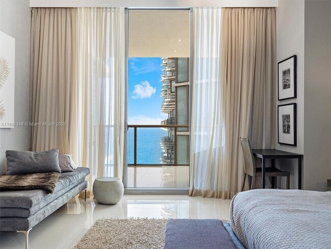 Primary Photo - 9705 Collins Ave
