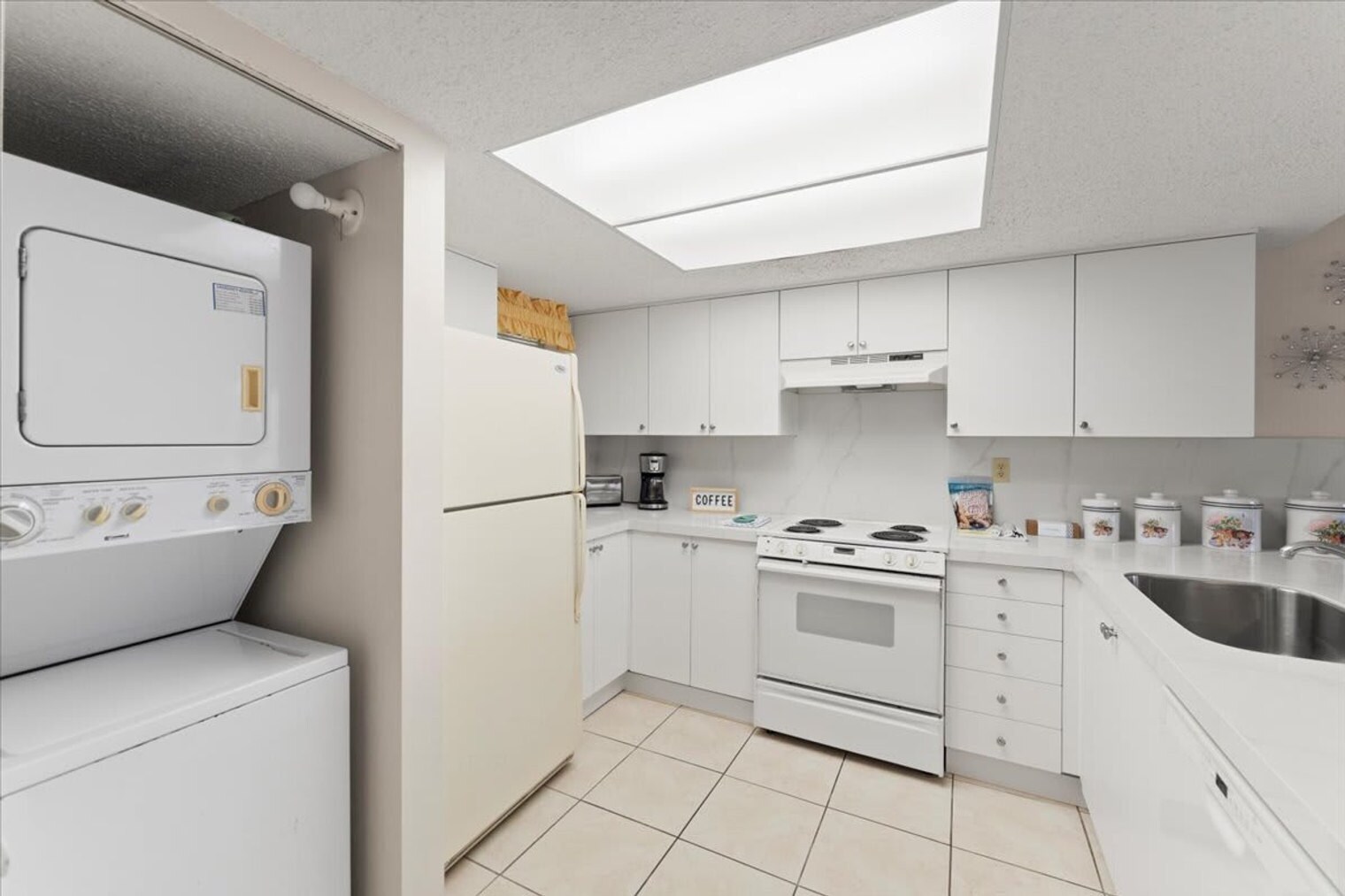 Building Photo - 4250 A1A S