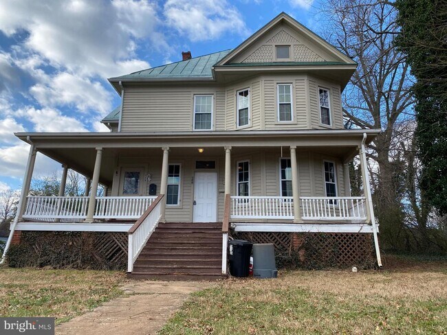 Building Photo - 196 Belleview Ave