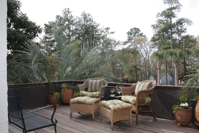 SUN DECK - 200 Arbor Dr