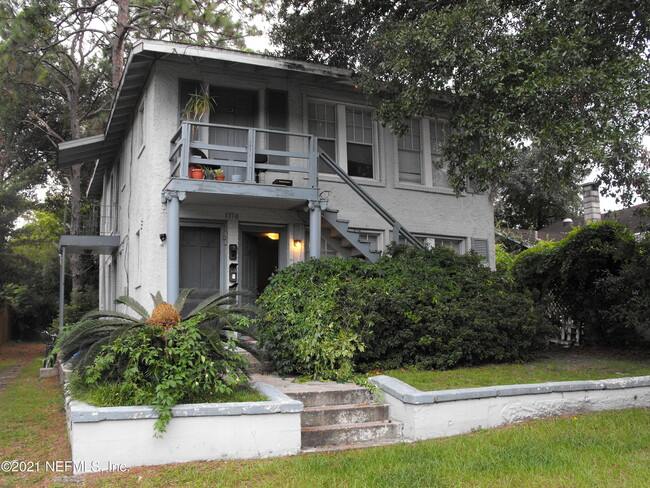 Primary Photo - 1718 Pine Grove Ave