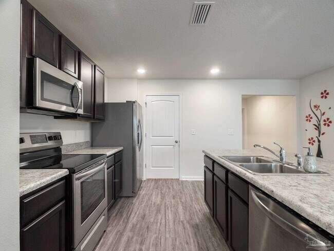 Building Photo - 5760 Blackhorse Cir