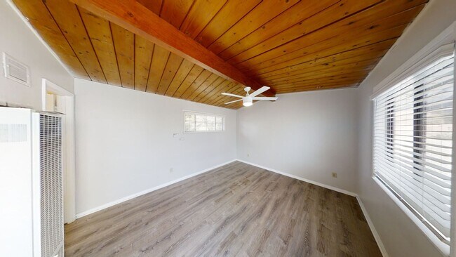 Building Photo - Remodeled 4BD/3BA, Detached Bedroom! (Leas...