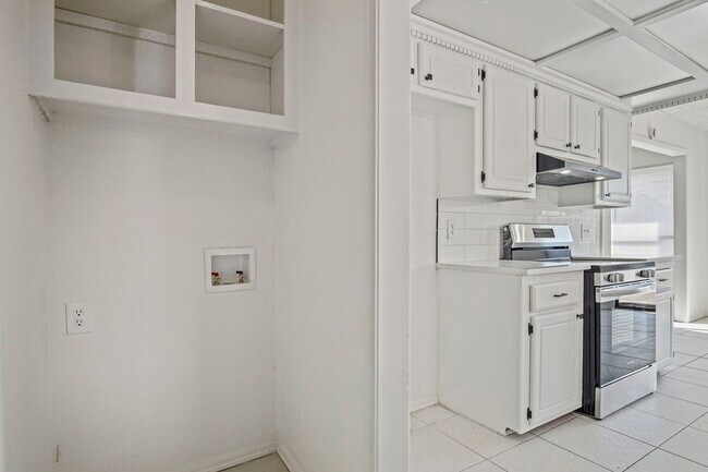 Building Photo - 8408 NW 109th St