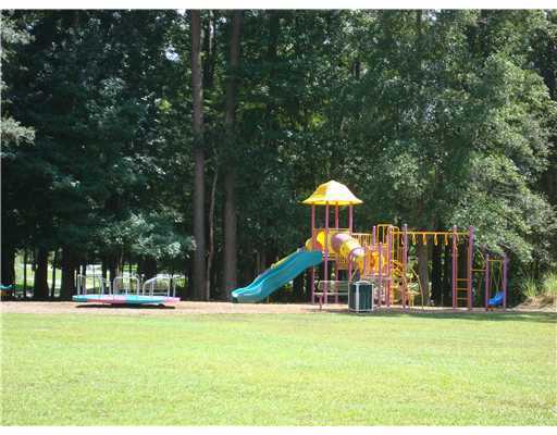 Building Photo - 121 Laurenburg Dr