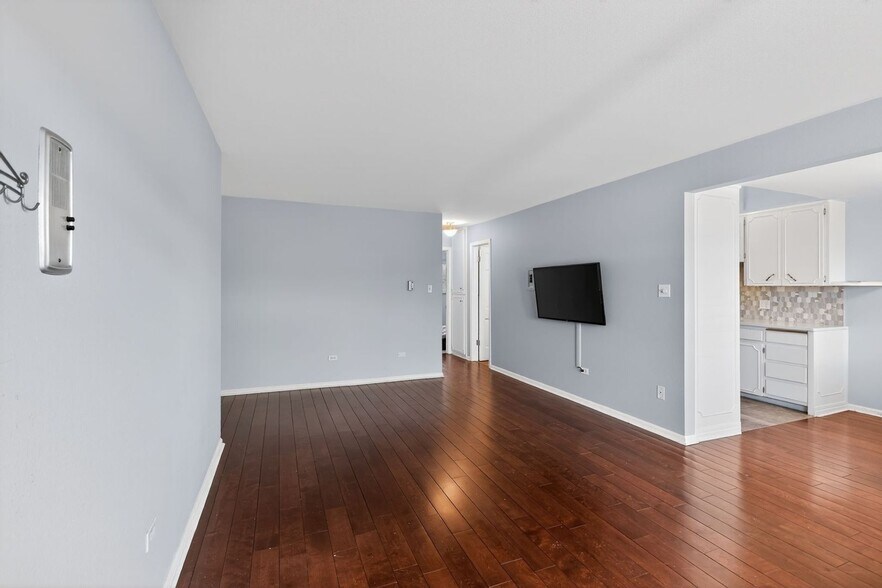 Building Photo - 2262 S Vly Hwy