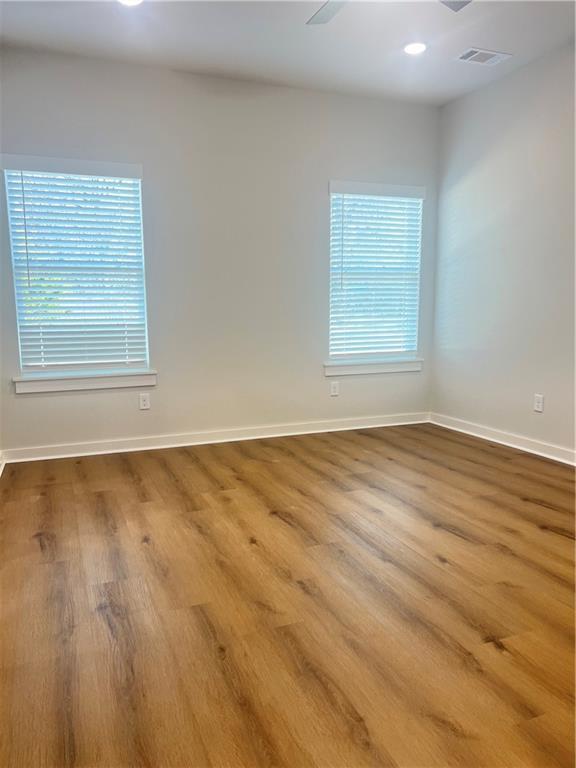 Building Photo - 552 Cosmos St