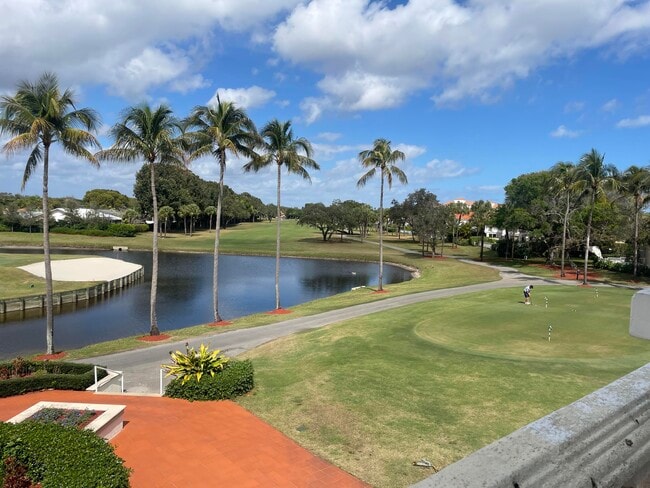 Building Photo - 17275 Ventana Dr