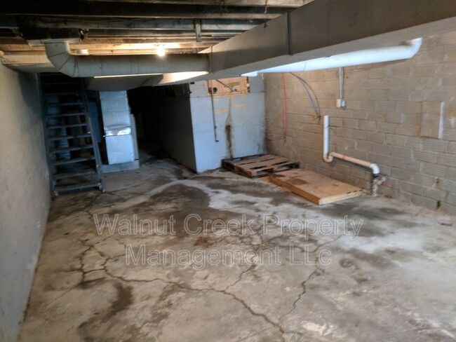 Building Photo - 2103 1/2 E. 31st Street